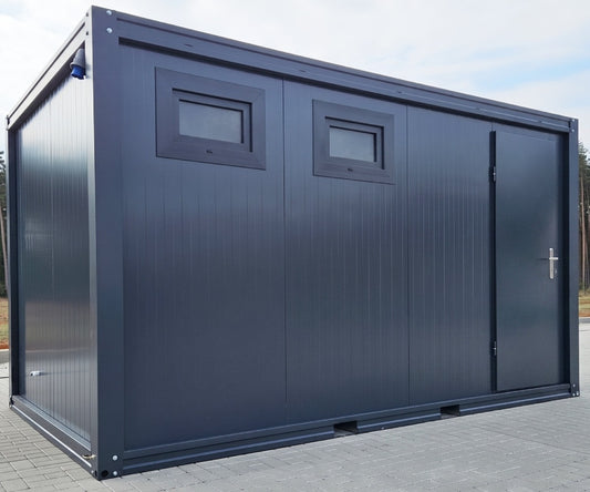 Sanitärcontainer 4x2 m RAL7016 – 4 WC-Kabinen & 4 Pissoirs