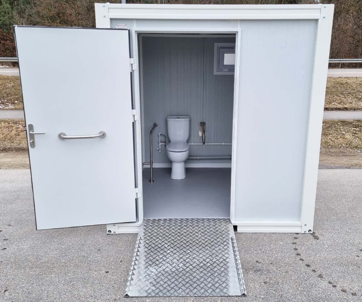 Behinderten Toilette - WC Container mit Rampe - barrierefrei RAL9002