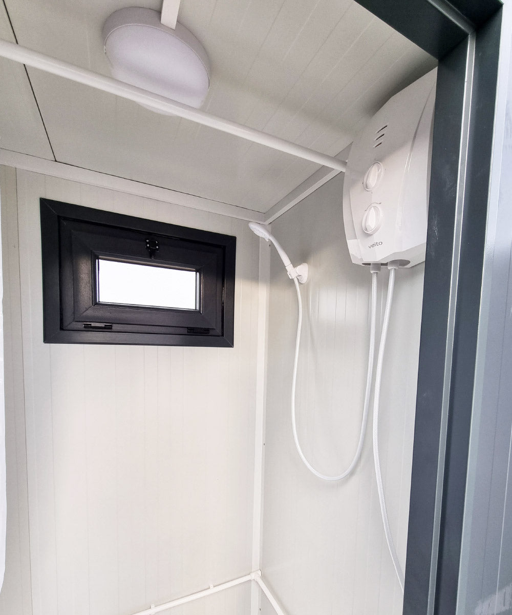 Duschcontainer - Sanitärcontainer als Doppelkabine mit zwei Duschen - RAL7016 Anthrazit