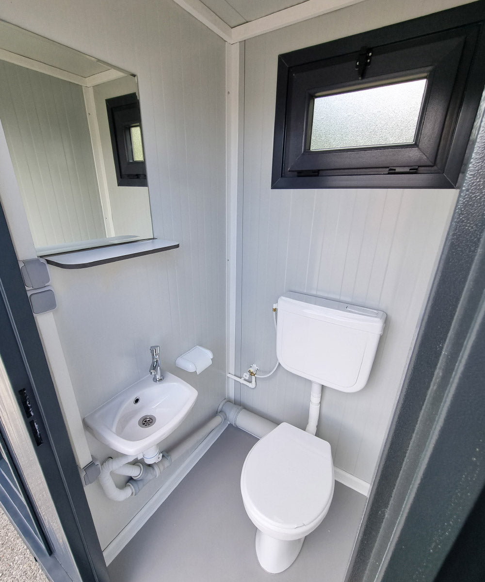 WC Toilettencontainer für Frauen als Doppelkabine in RAL 7016 Anthrazit