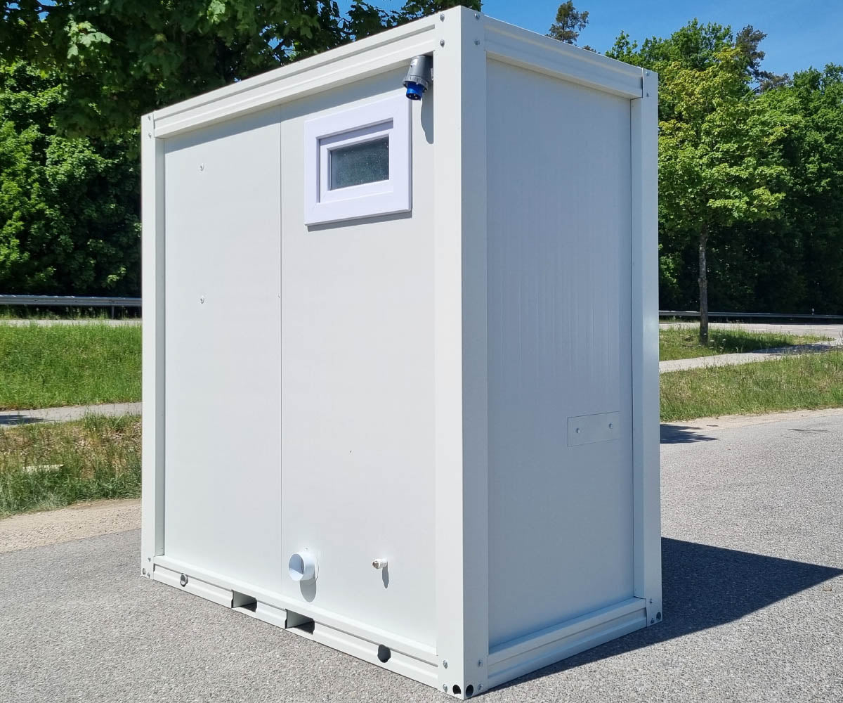 Großer Sanitärcontainer mit WC Dusche und Warmwasser in RAL9002 weiß