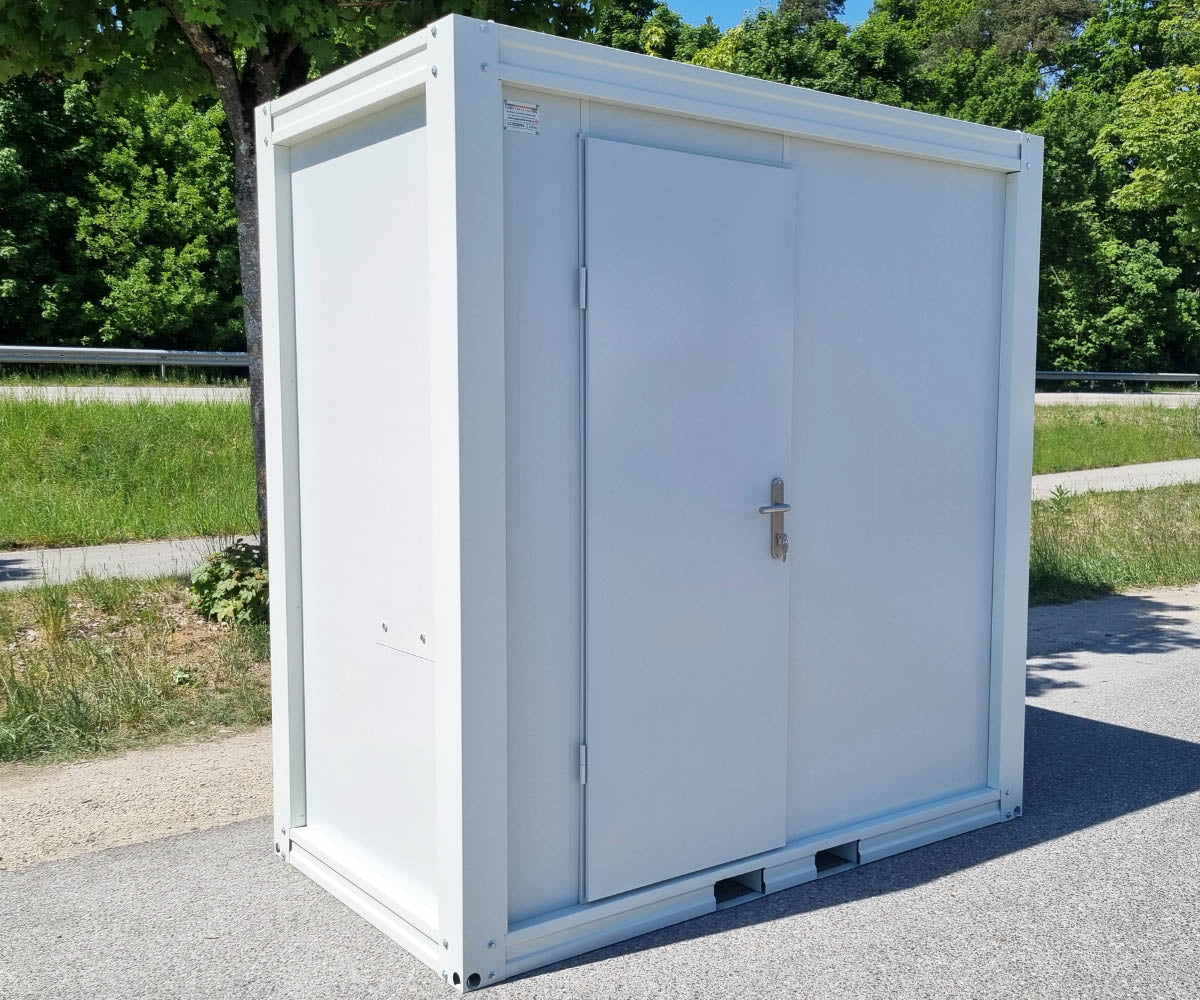 Großer Sanitärcontainer mit WC Dusche und Warmwasser in RAL9002 weiß
