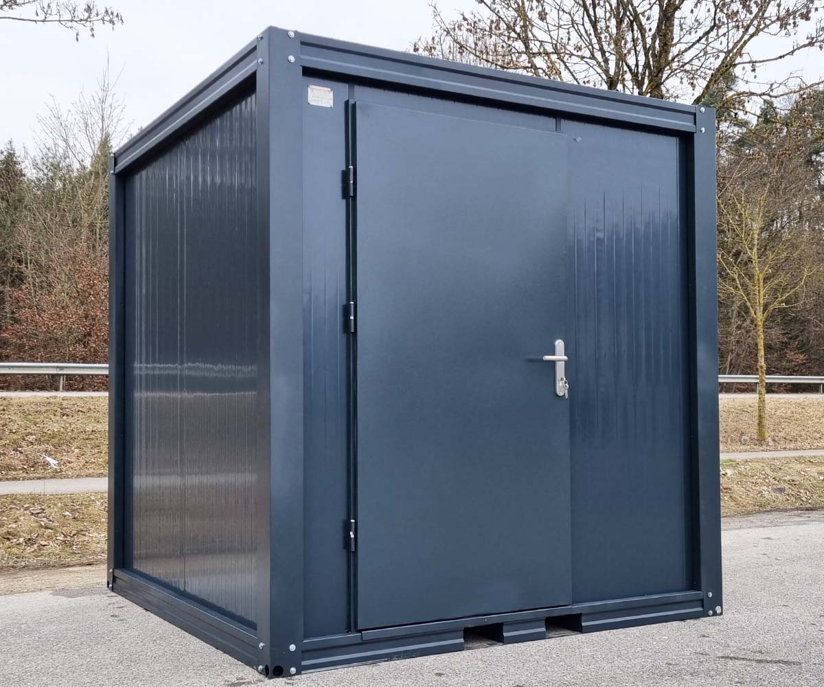 Behindertengerechter Sanitärcontainer mit Rampe und Warmwasser – RAL 7016