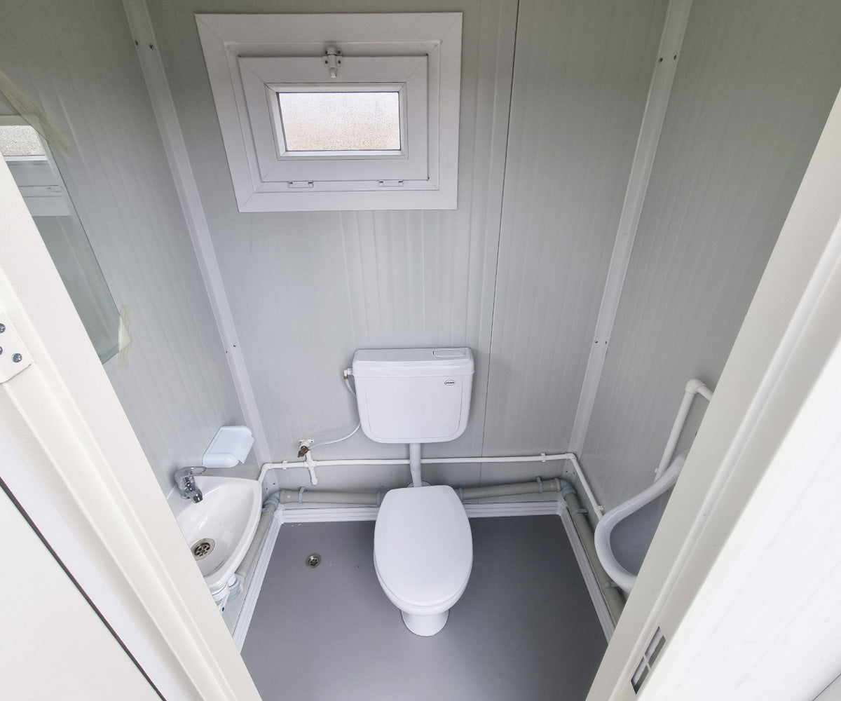 Toilettencontainer - WC mit Pissoir Waschbecken und Fenster RAL9002 Weiß