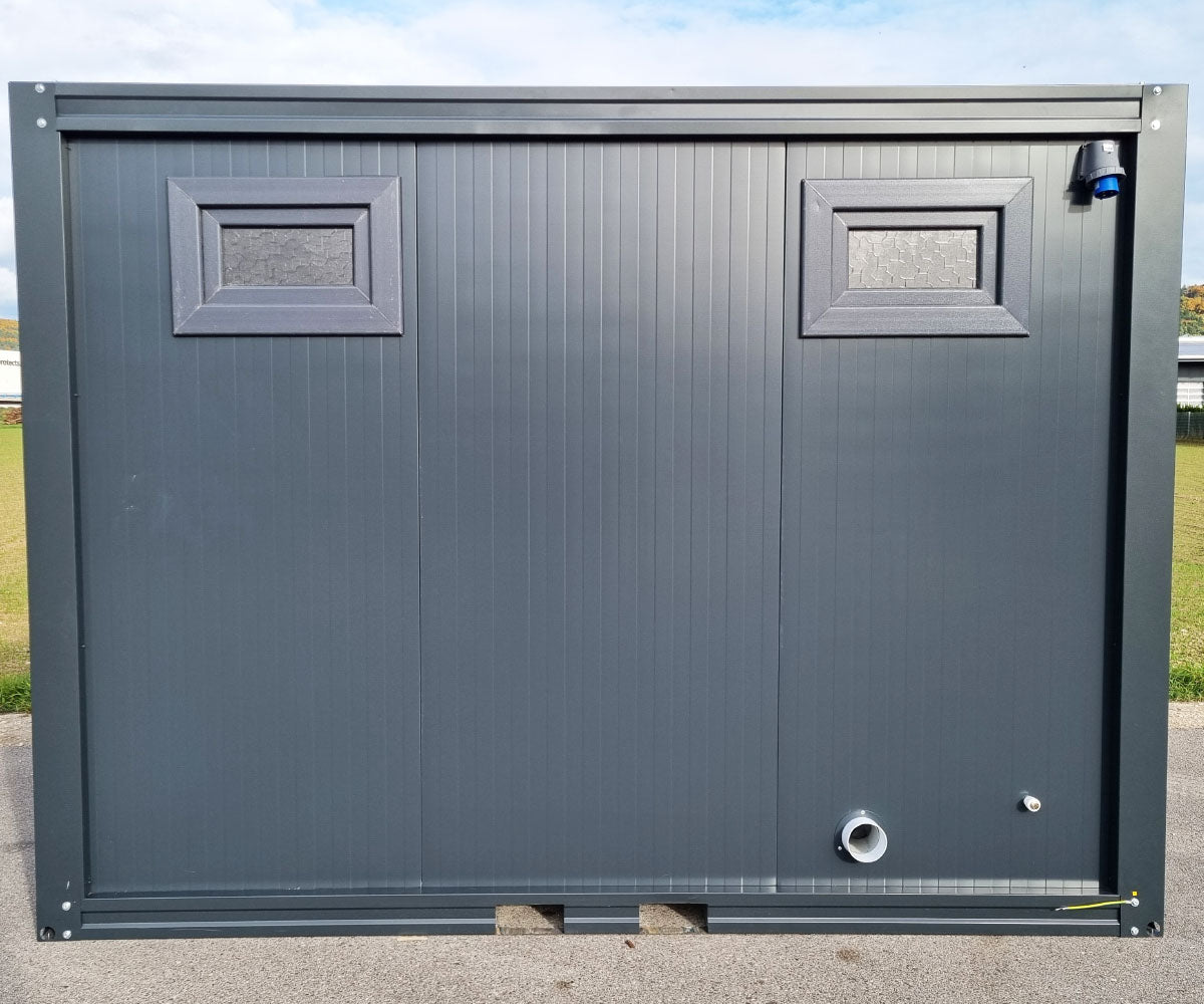 WC Sanitärcontainer extra groß Mann / Mann in RAL7016 mit Warmwasser